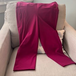 Lululemon Wunder Train 21” with pockets